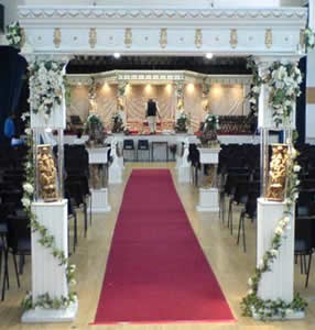 hexagon mandap and aisle